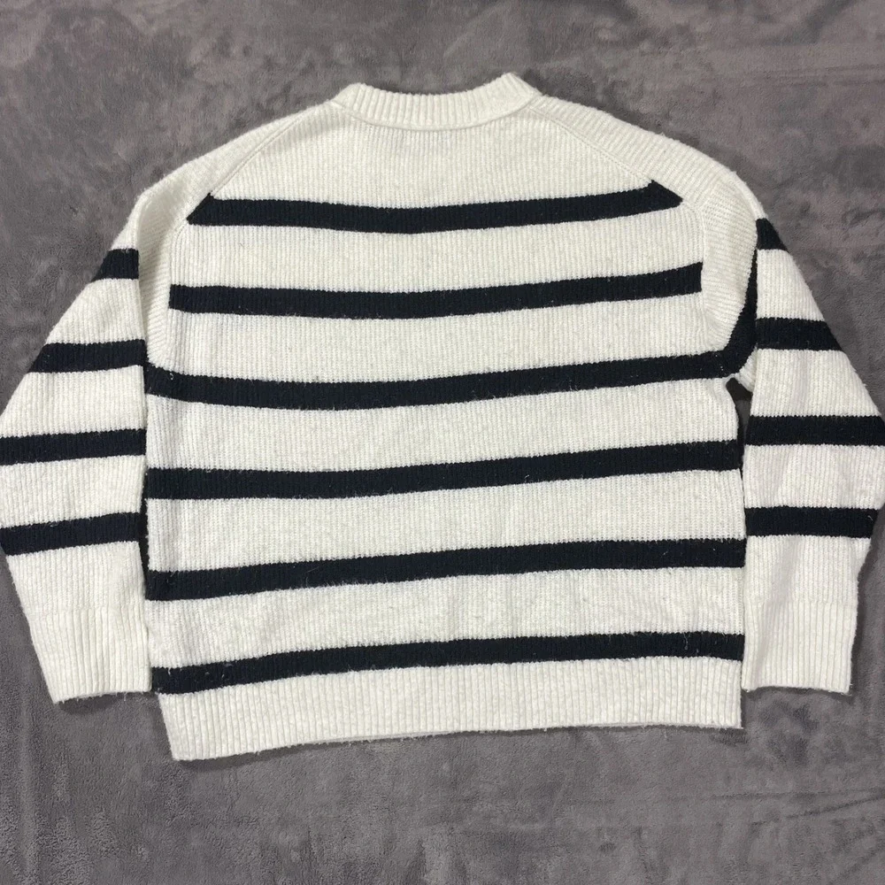 American Eagle Striped Crewneck Sweater XL White Black Oversized Soft Knit‎